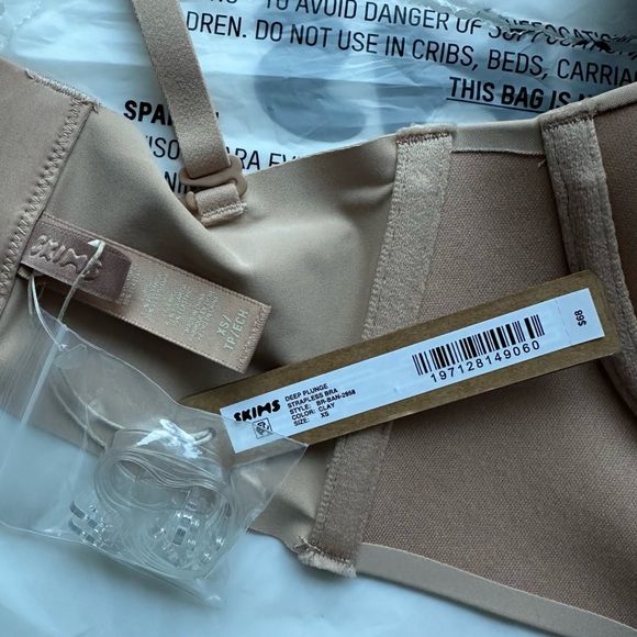 SKIMS Deep Plunge Shapewear Bra in Clay - Picture 9 of 9